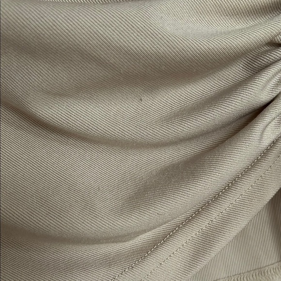 Elegant Beige Ruched Long Sleeve Top - Picture 4 of 5